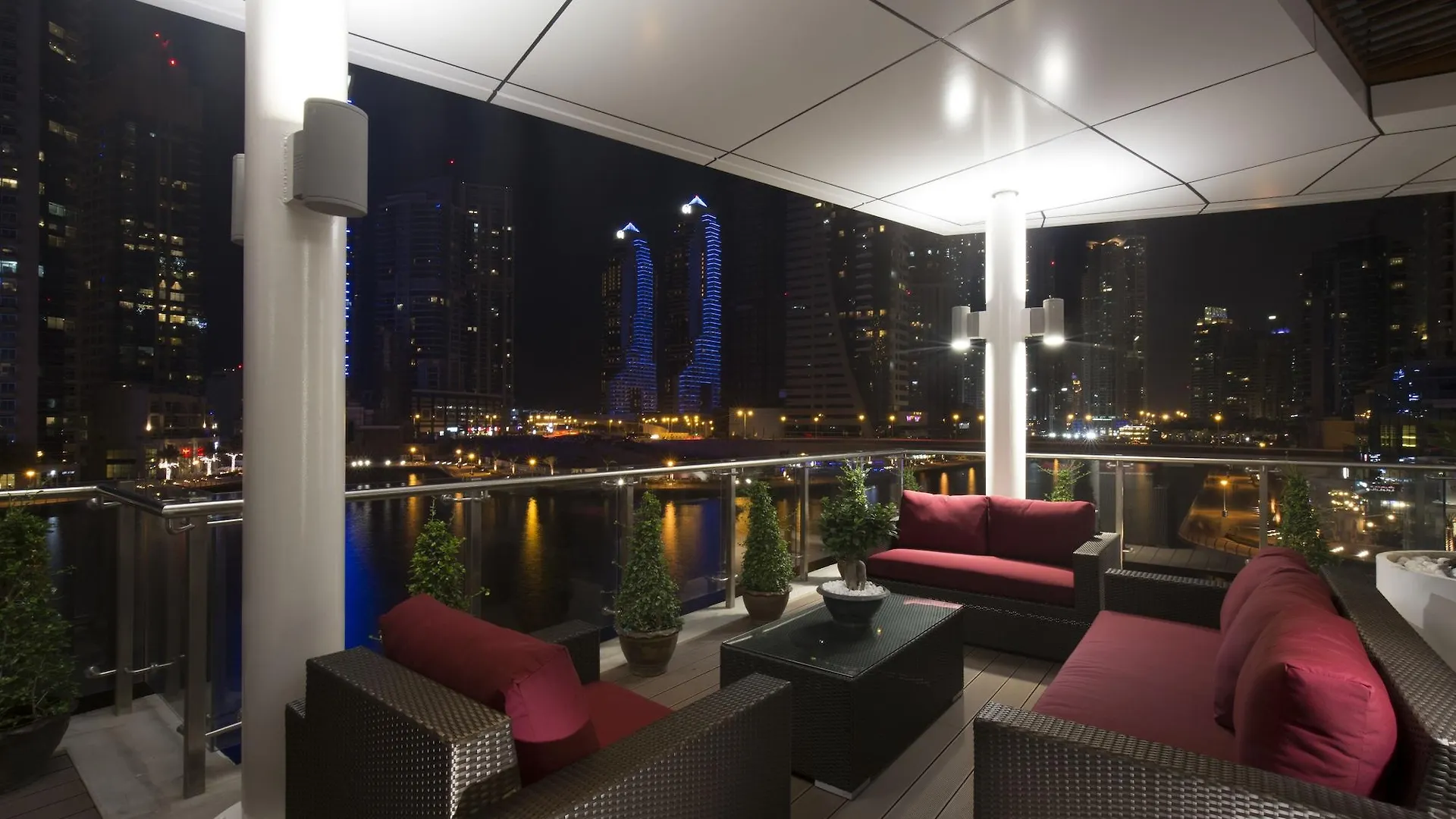 La Verda Suites And Villas Dubai Marina 5*,  아랍에미리트