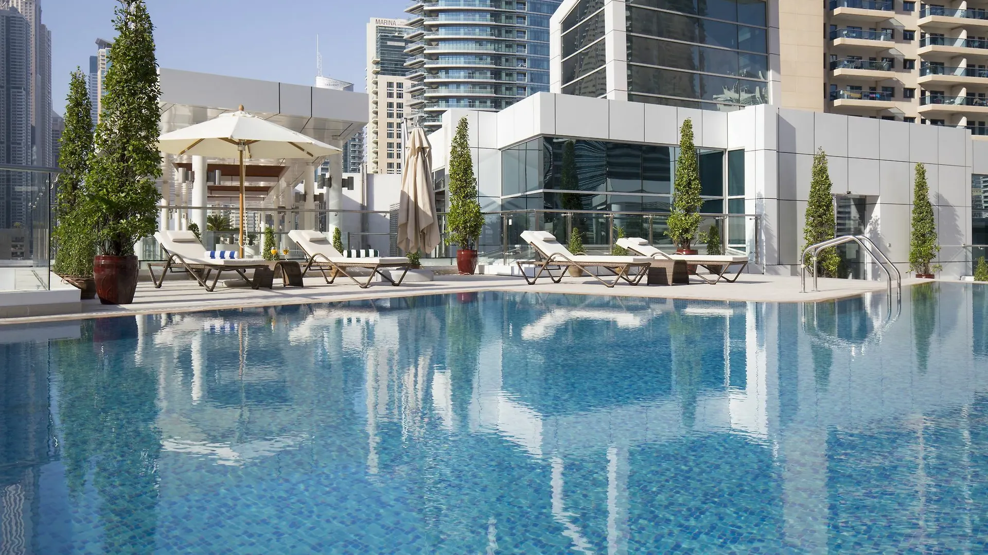 La Verda Suites And Villas Dubai Marina 5*,  아랍에미리트