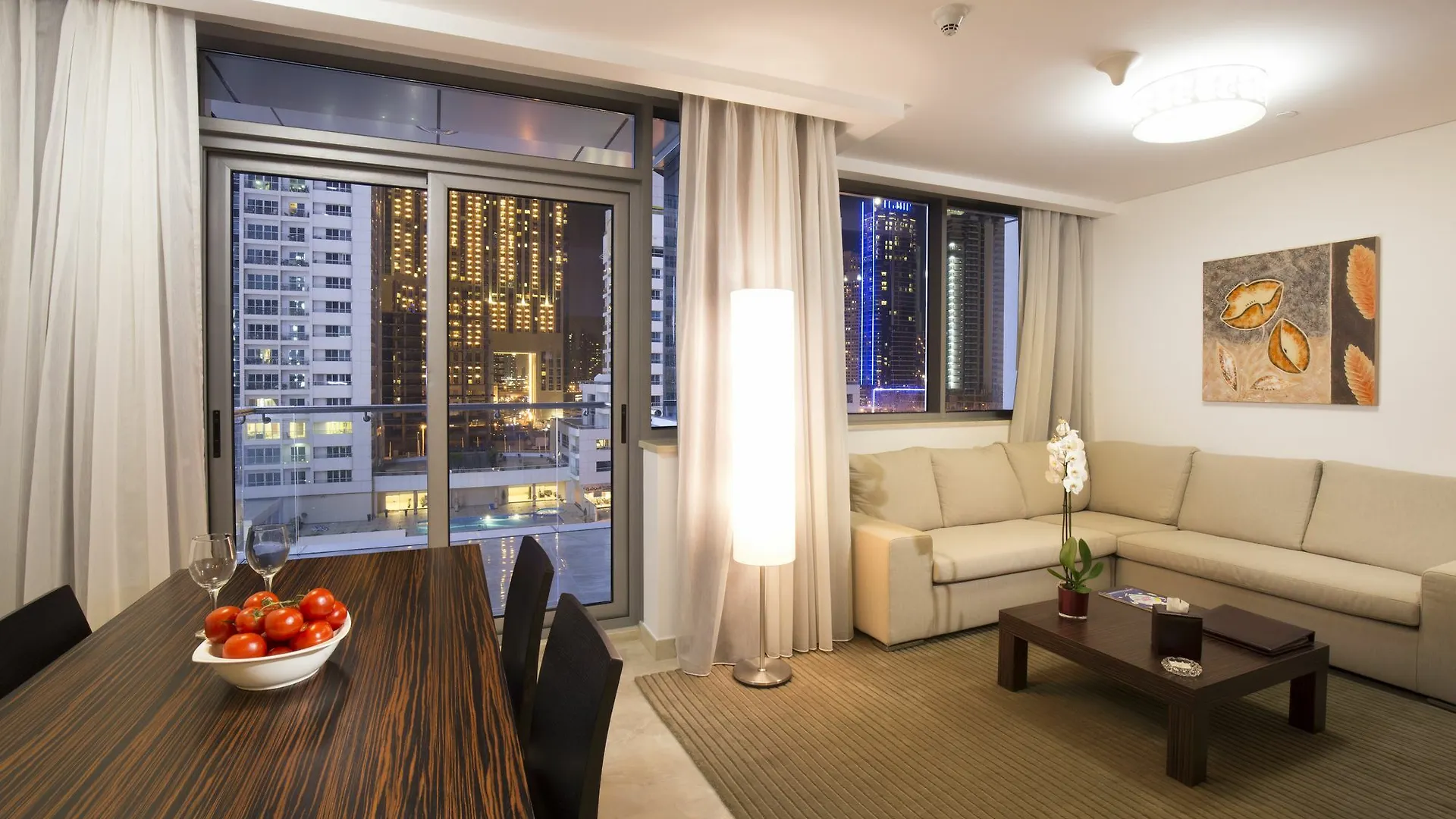 La Verda Suites And Villas Dubai Marina 5*,